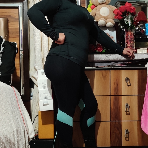 NIKE DRI_FIT WOMEN'S RUNNING JACKET BLACK SZ SMALL - Picture 3 of 6